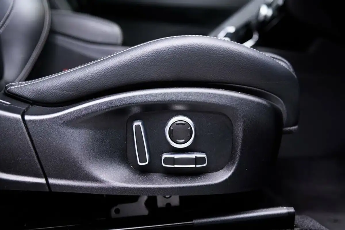 2021-jaguar-e-pace-20-p200-r-dynamic-se-big-11