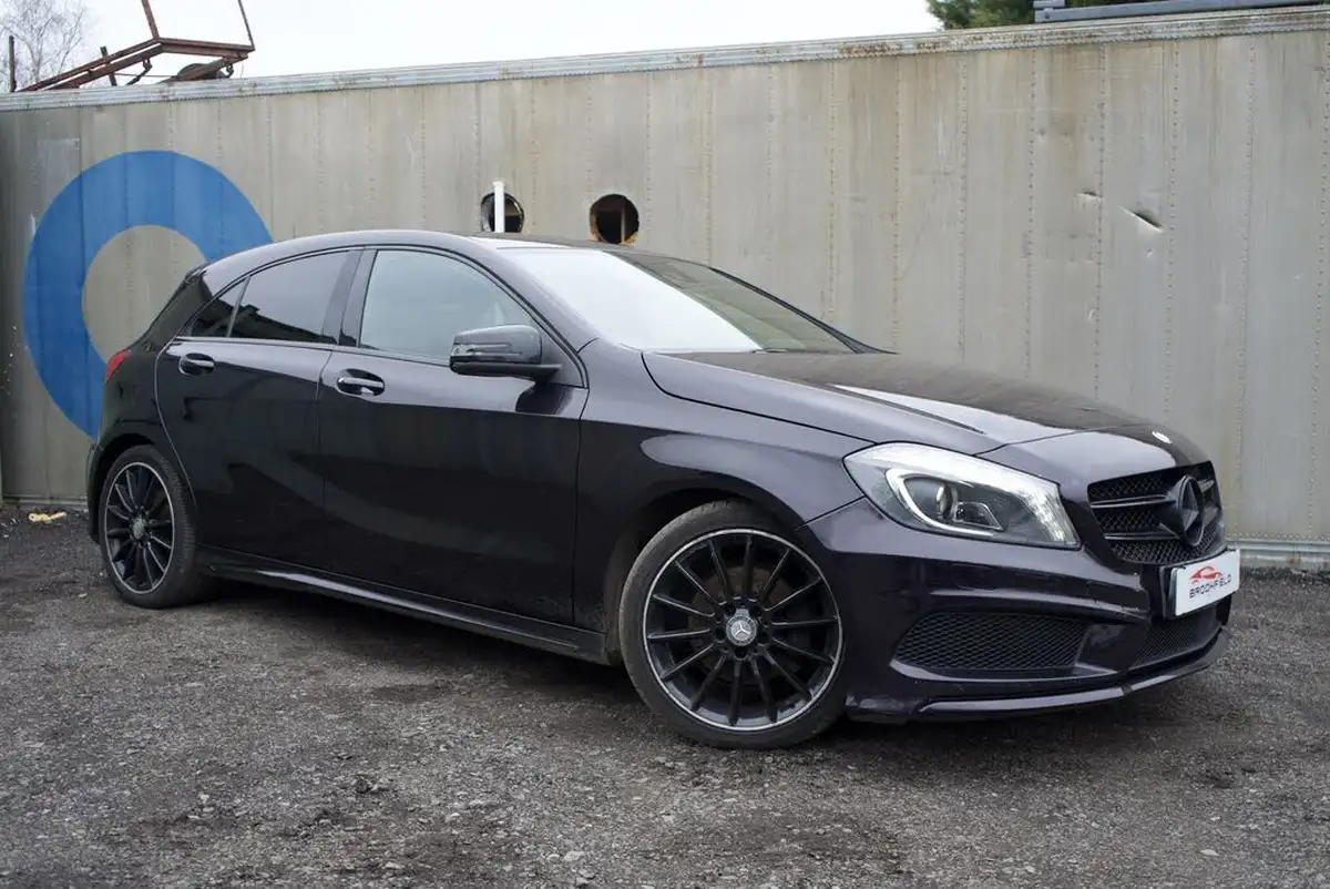 2015-mercedes-benz-a-class-15cdi-a180-amg-sport-big-1