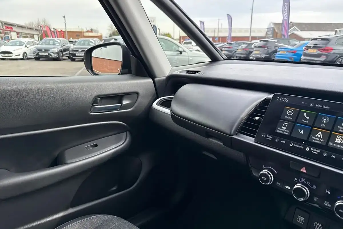 2022-honda-jazz-15-i-mmd-sr-109ps-big-34