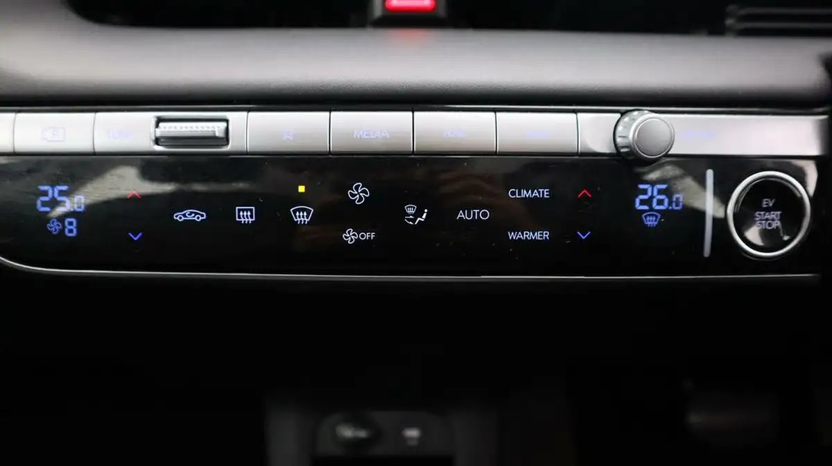 2022-hyundai-ioniq-5-e-premium-217ps-73kwh-rwd-big-11
