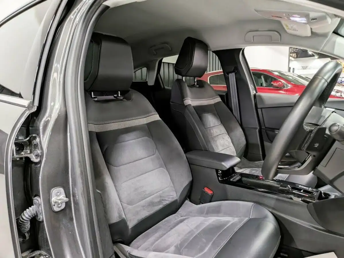 2023-citroen-c4-15bluehdi-shine-plus-big-24