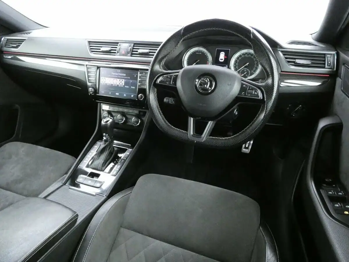 2016-skoda-superb-20tdi-scr-sportline-estate-big-17