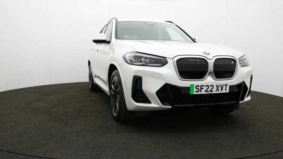 2022-bmw-ix3-e-m-sport-big-43