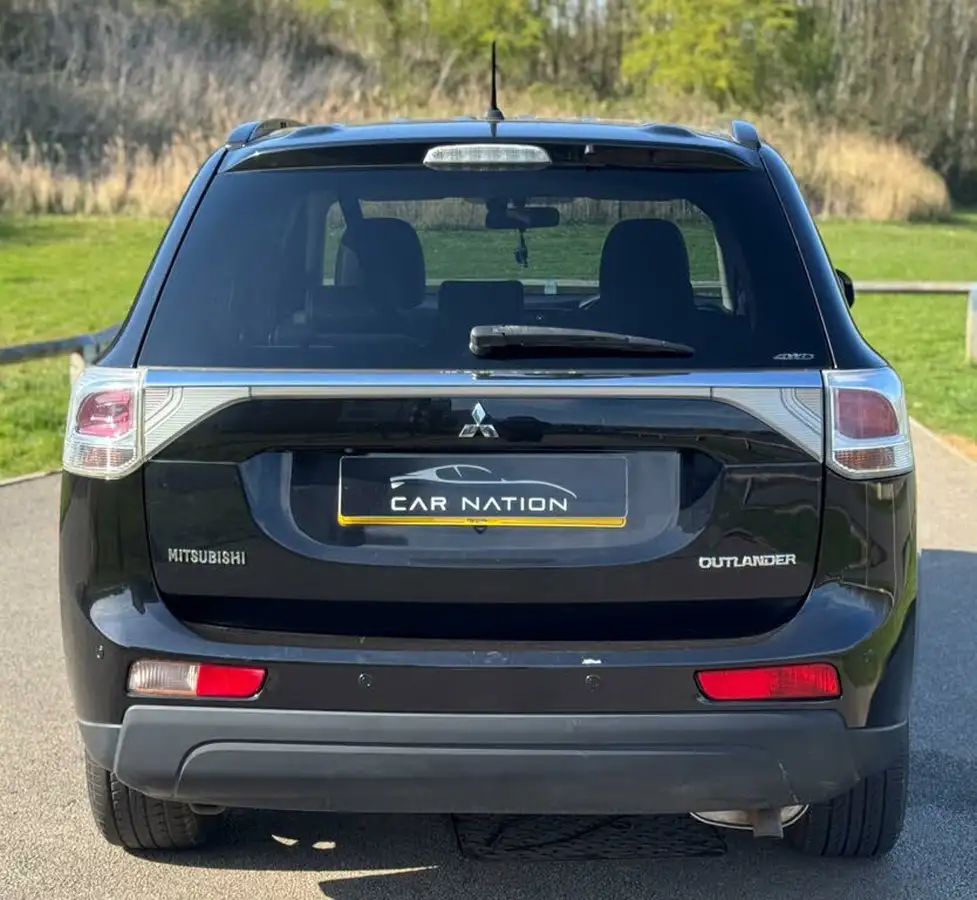 2014-mitsubishi-outlander-22di-d-gx4-big-5