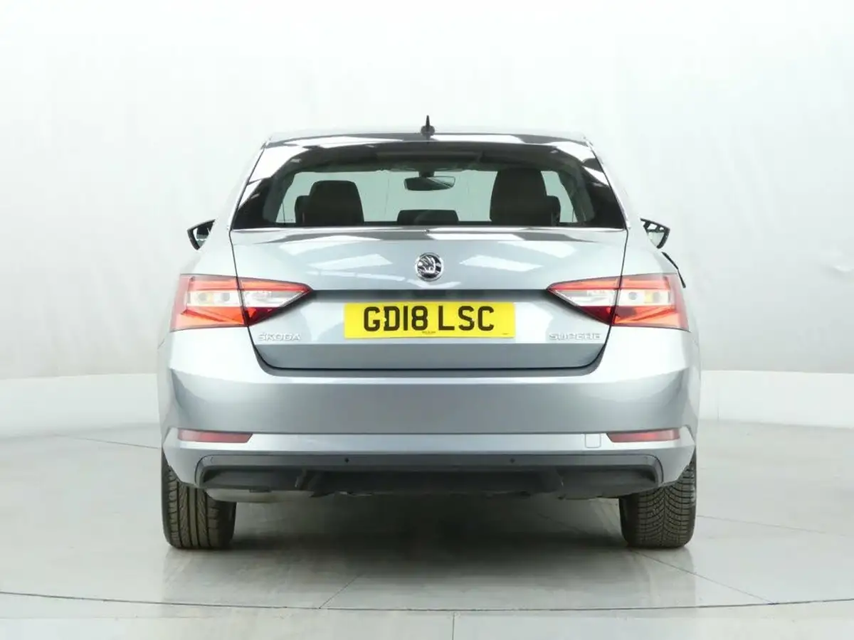 2018-skoda-superb-14-tsi-act-se-hatchback-dsg-big-7