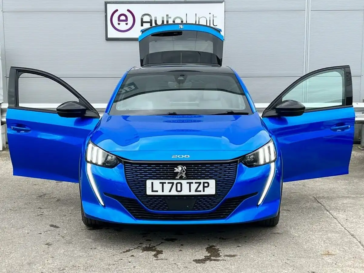 2020-peugeot-208-e-gt-big-14