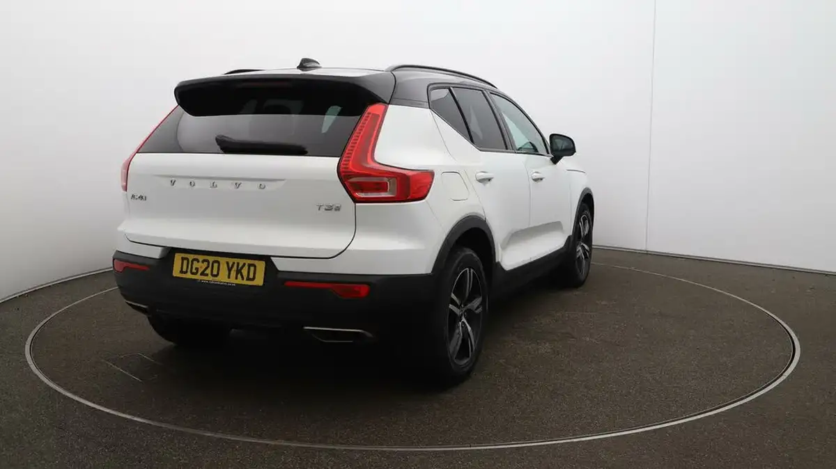 2020-volvo-xc40-15-t3-r-design-big-45