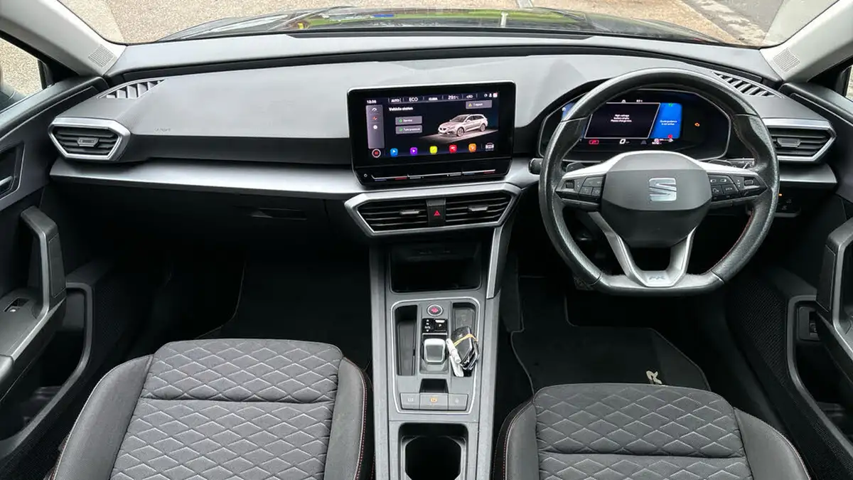 2021-seat-leon-14-e-hybrid-fr-estate-big-17