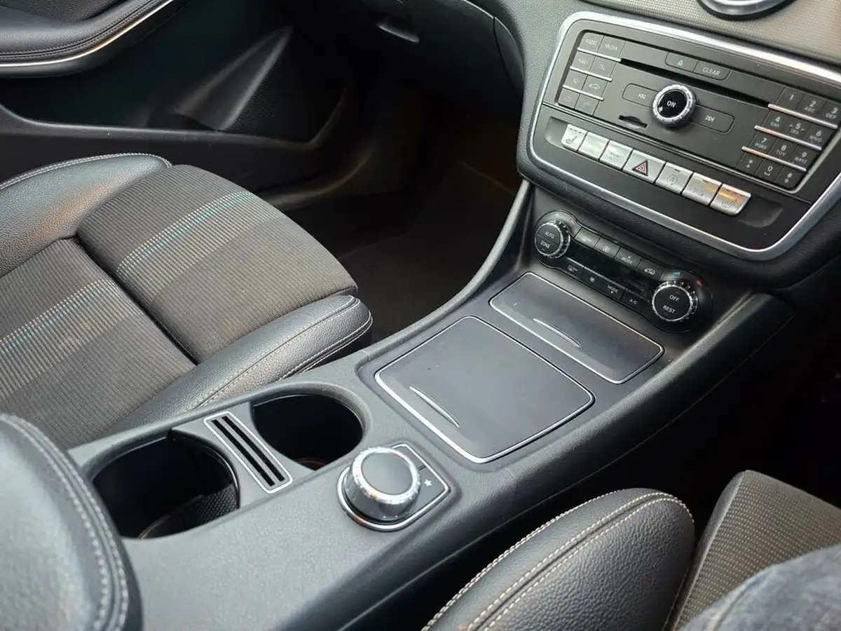 2017-mercedes-benz-cla-21d-cla-220-sport-4matic-coupe-4d-big-26