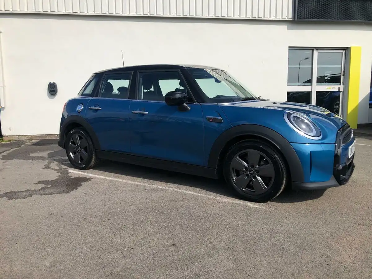 2022-mini-cooper-20-cooper-s-classic-hatchback-5d-big-4