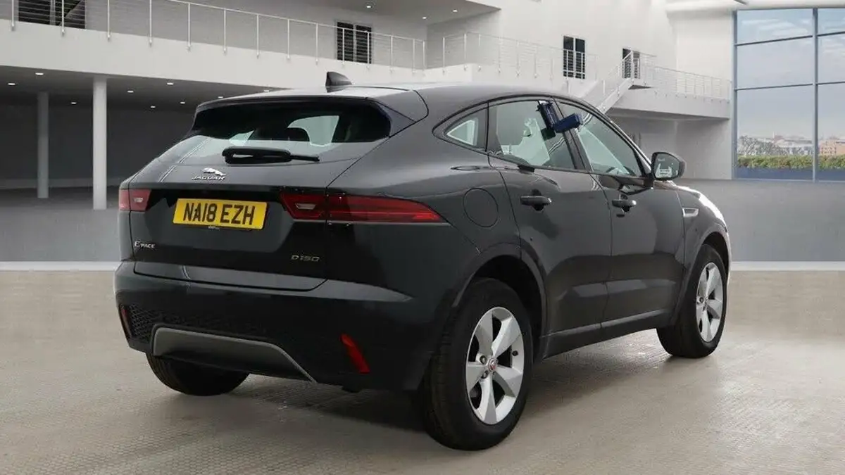 2018-jaguar-e-pace-20-i4d-150ps-ss-big-3