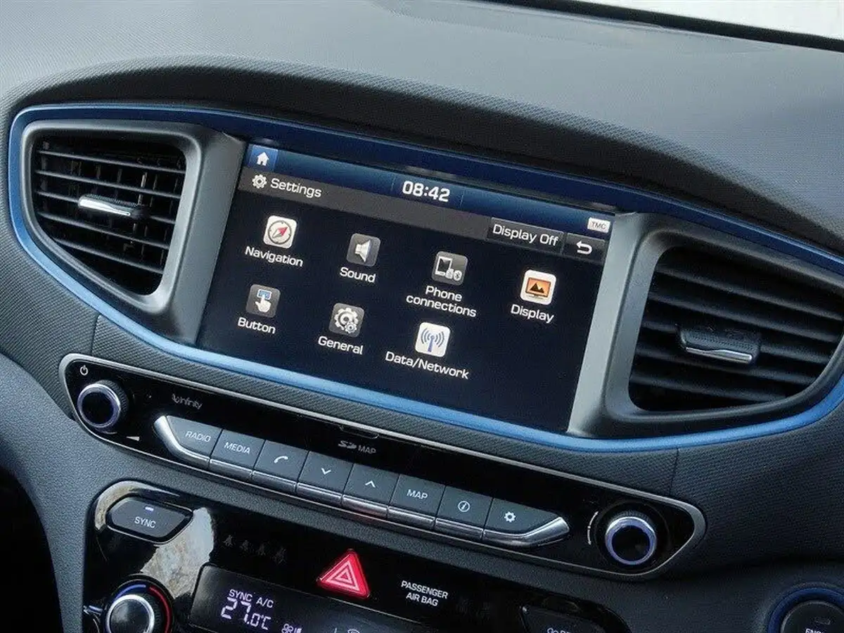 2017-hyundai-ioniq-16-gdi-premium-se-hybrid-big-24