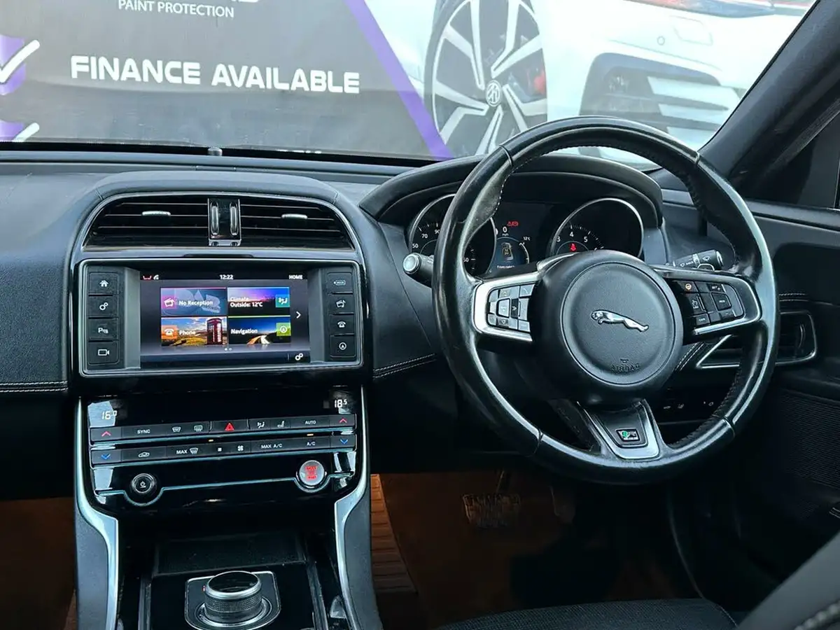 2018-jaguar-xe-20i-r-sport-249ps-1998cc-big-38