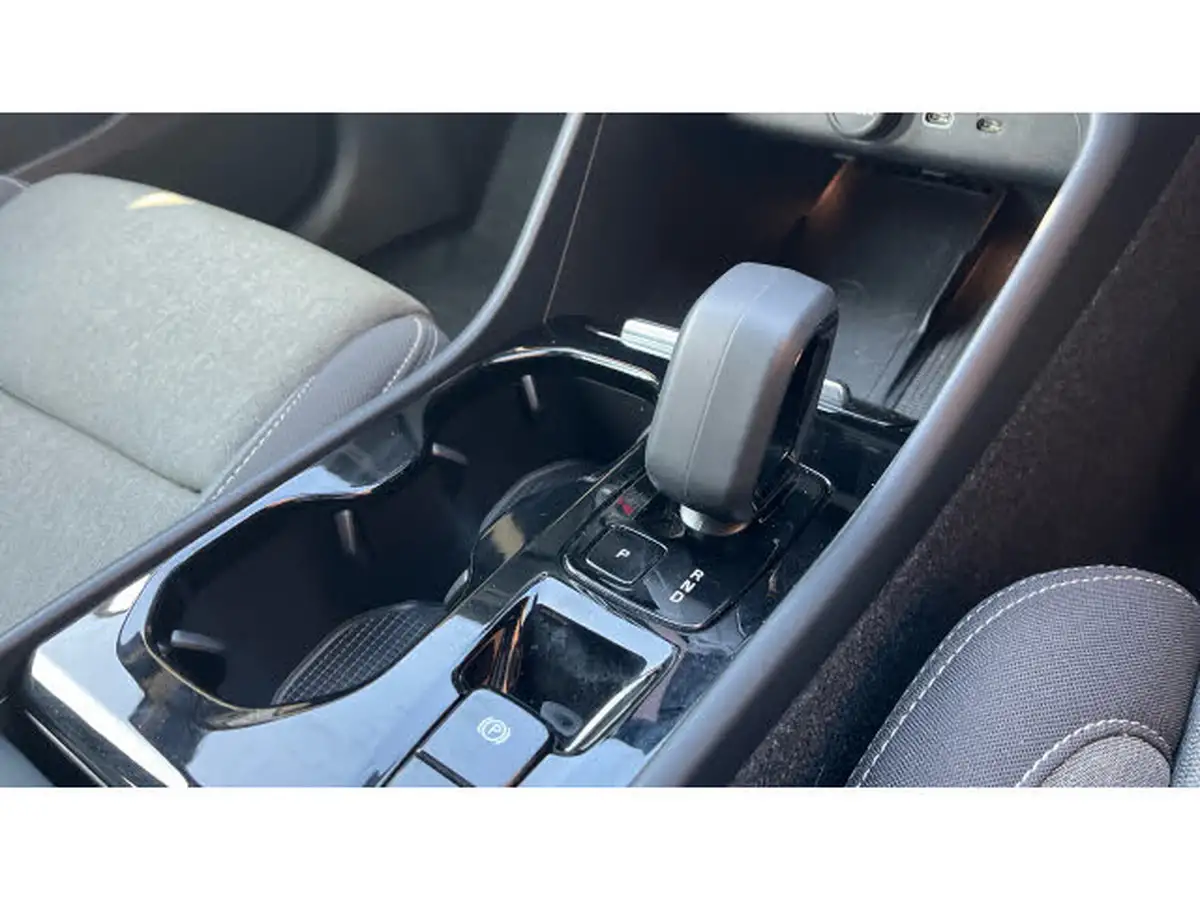 2023-volvo-xc40-20-b3-plus-big-13