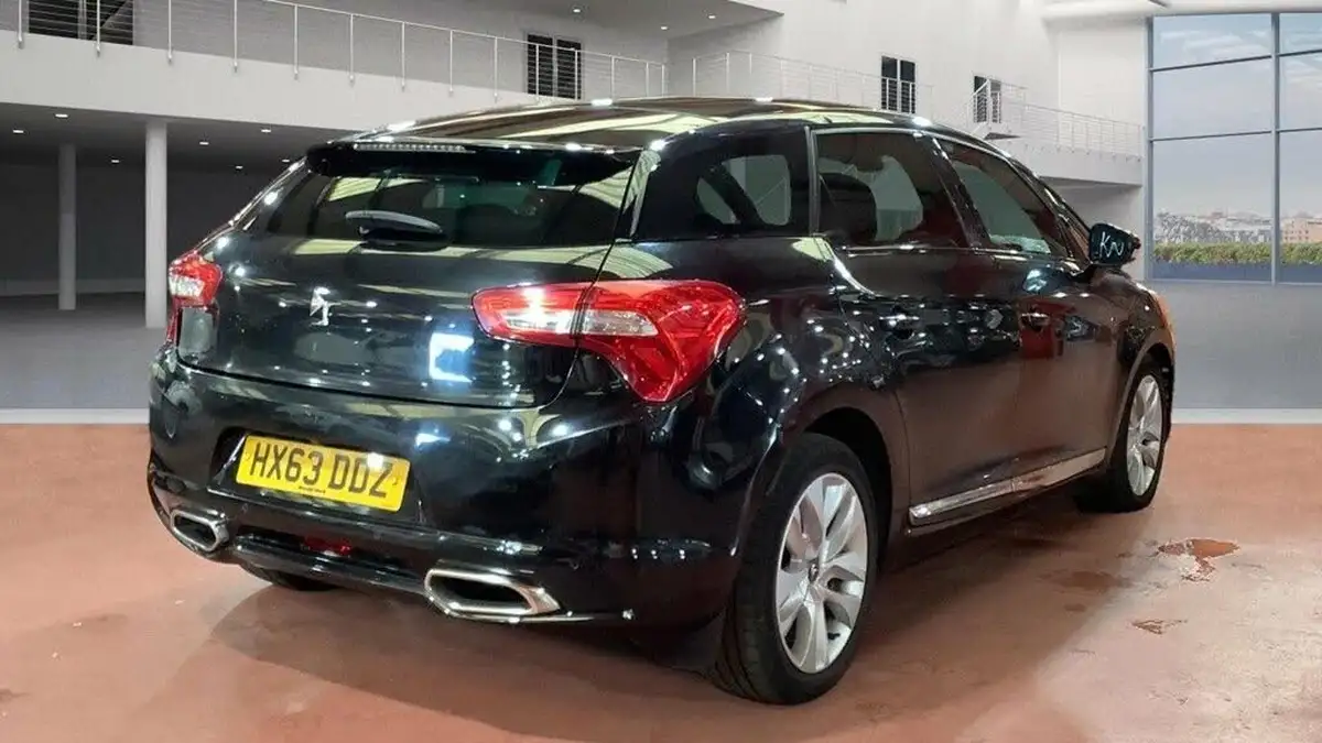 2013-citroen-ds5-20hdi-dsport-etg6-big-7