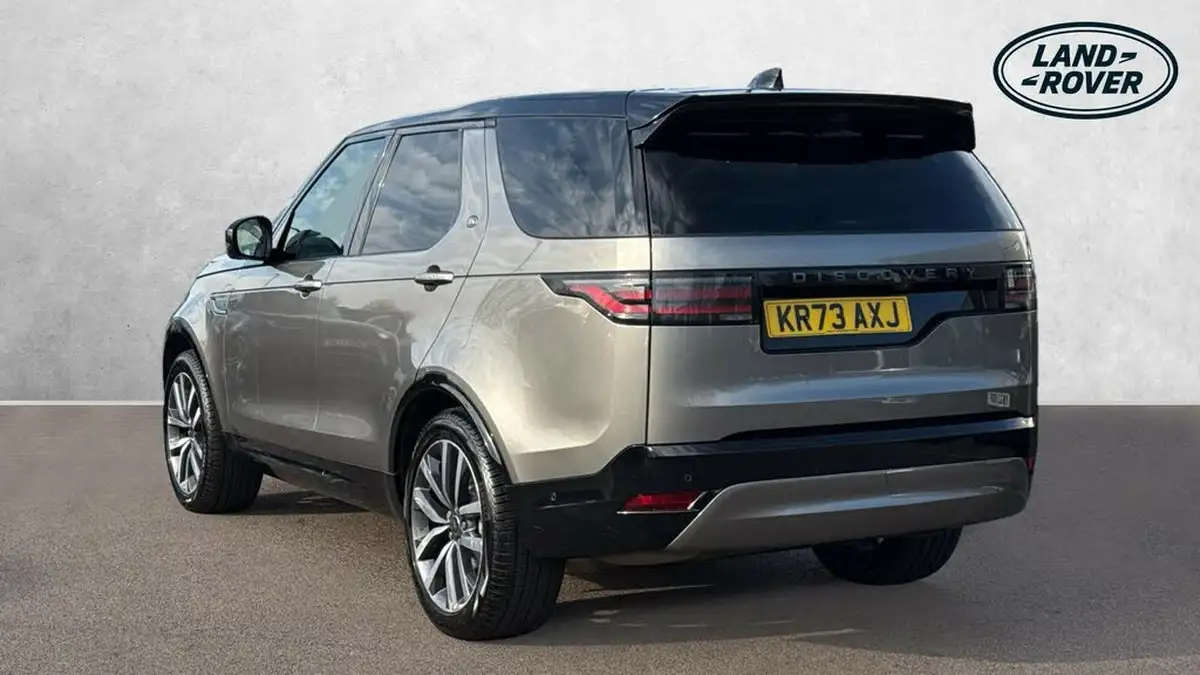 2023-land-rover-discovery-30-d300-dynamic-hse-big-1