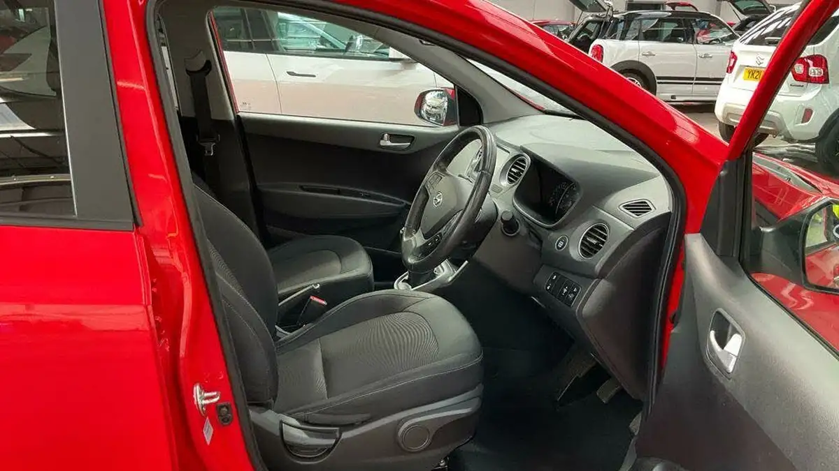2019-hyundai-i10-12-premium-se-big-8