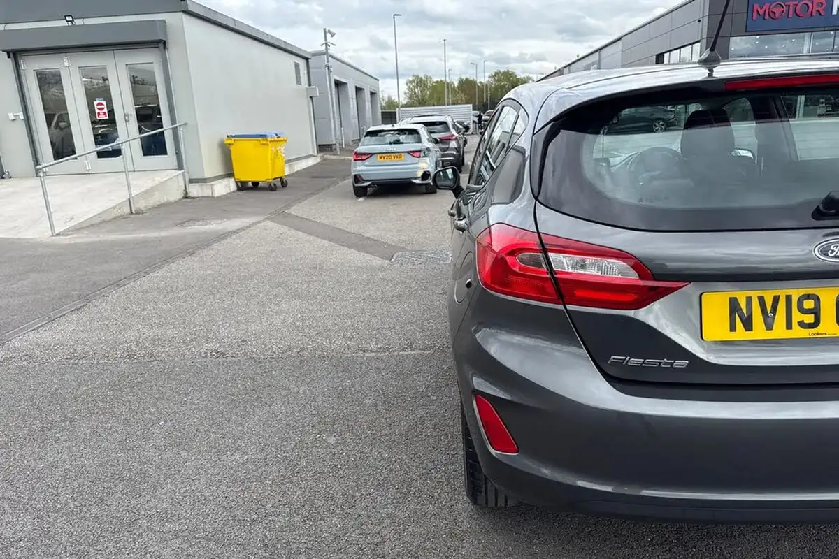 2019-ford-fiesta-10t-zetec-5d-big-30