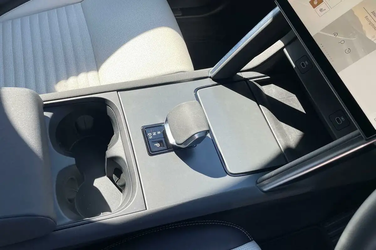 2024-land-rover-discovery-sport-20-d200-dynamic-se-big-18