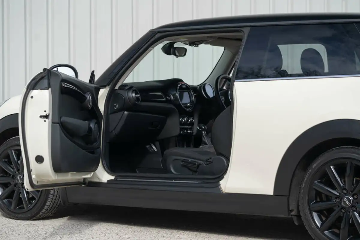 2016-mini-cooper-15-cooper-ss-hatchback-3d-auto-big-2