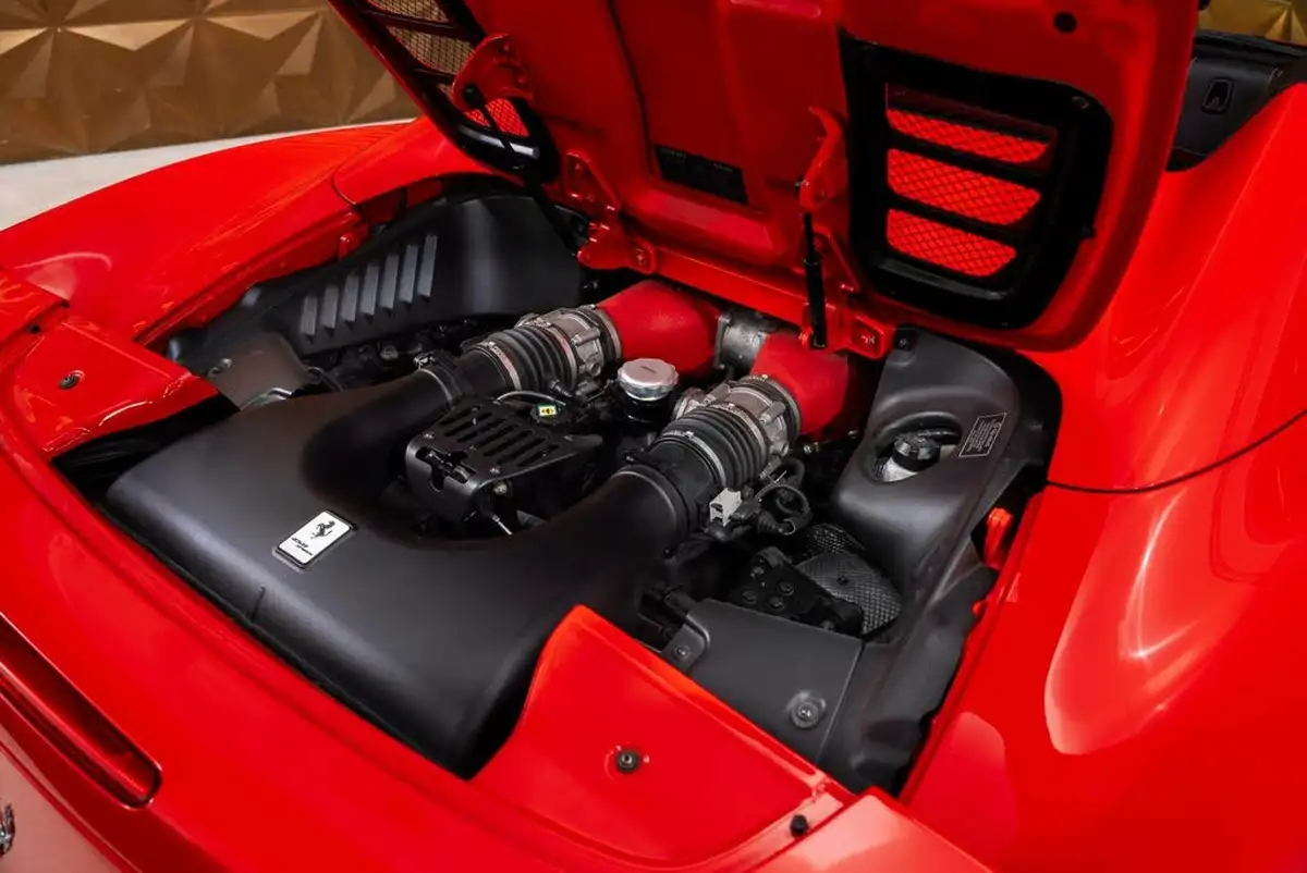 2012-ferrari-458-45-spider-big-14
