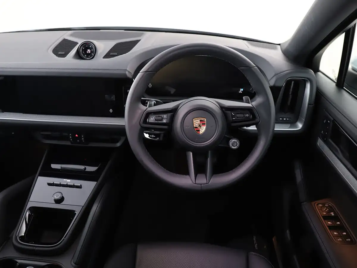2025-porsche-cayenne-30-v6-353ps-coupe-big-8