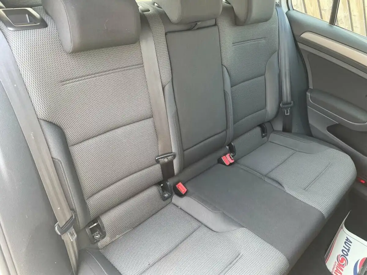 2013-volkswagen-golf-16tdi-se-ss-hatchback-5d-big-5