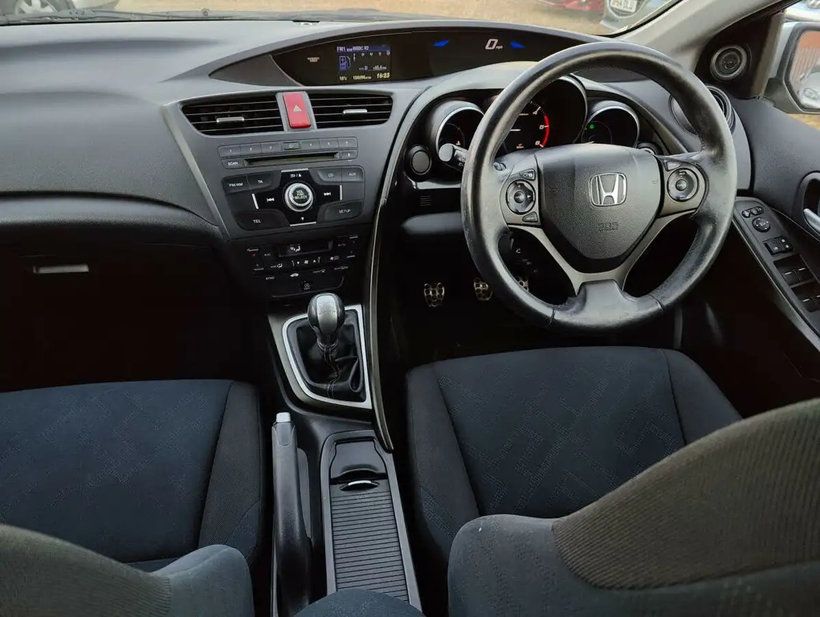 2013-honda-civic-16td-es-big-12
