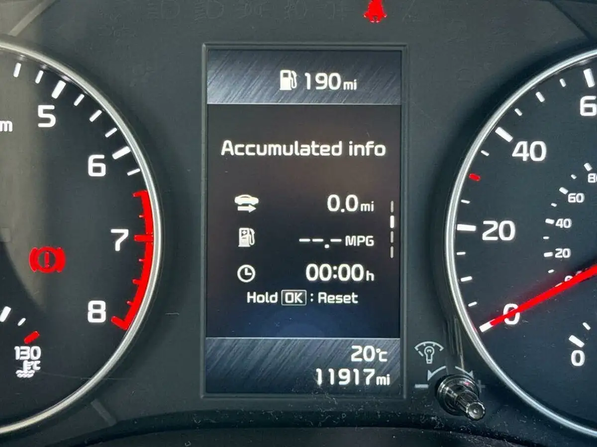 2022-kia-picanto-10-2-big-25
