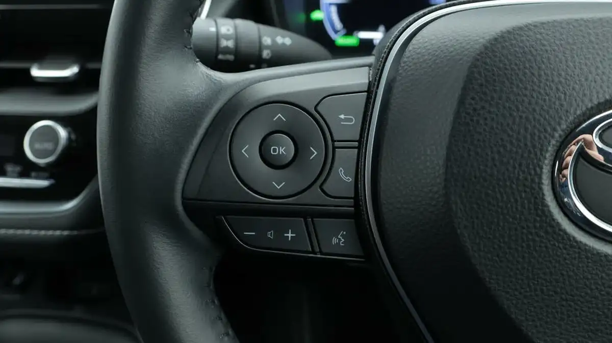 2023-toyota-corolla-18-vvt-i-icon-138bhp-hatchback-5d-big-24