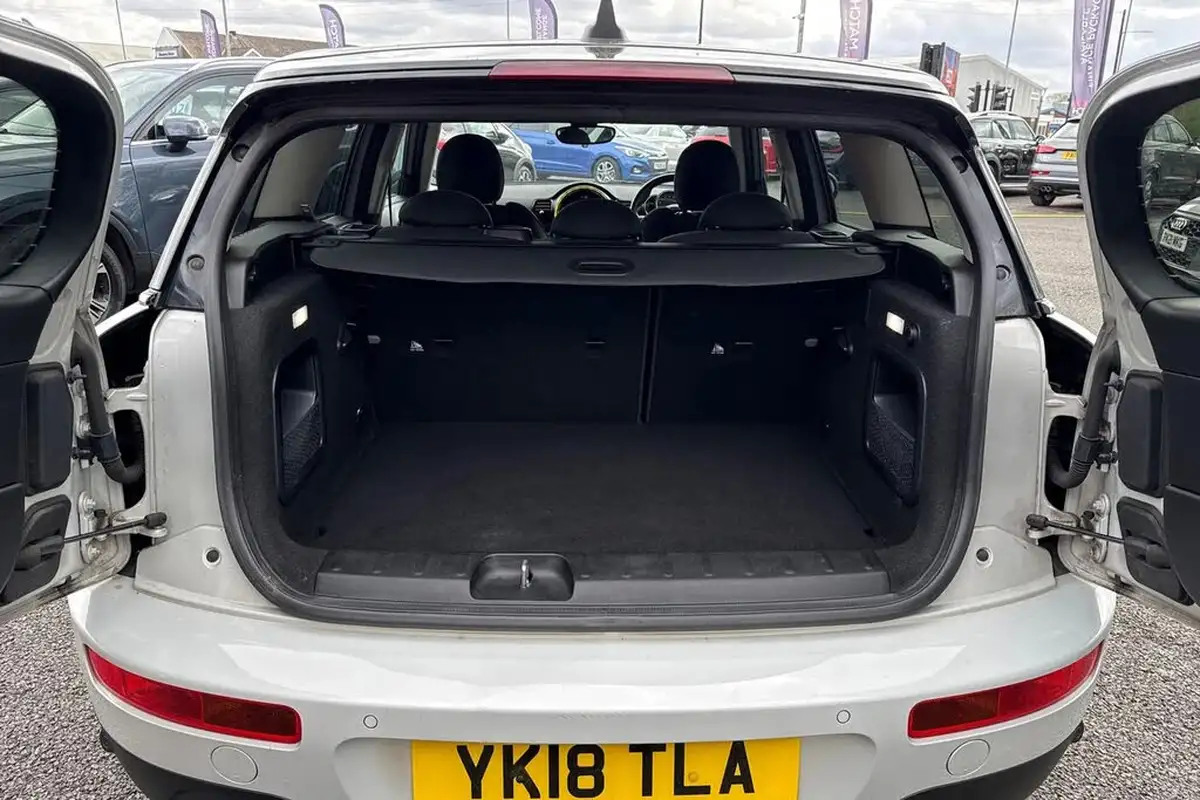 2018-mini-clubman-15-cooper-auto-big-6