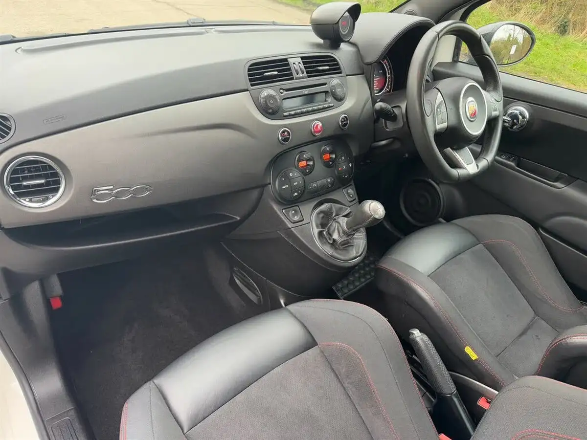 2016-abarth-500-14-tjet-595-competizione-big-12