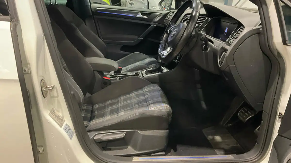 2020-volkswagen-golf-14-tsi-gte-advance-big-8