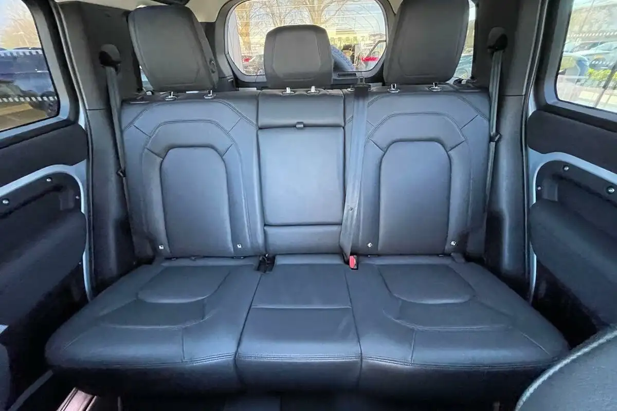 2022-land-rover-110-defender-30-d250-xs-edition-big-10