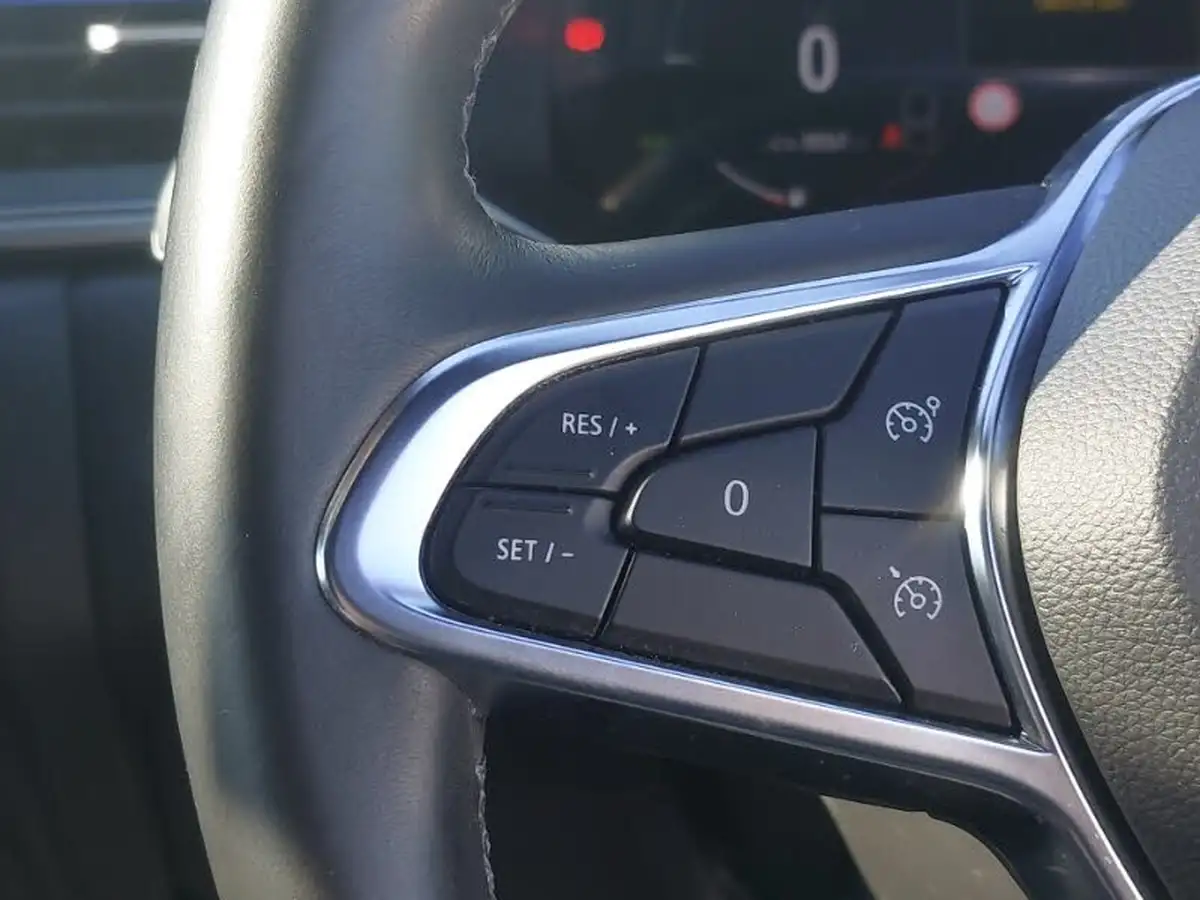 2021-renault-captur-16-e-tech-launch-edition-big-15