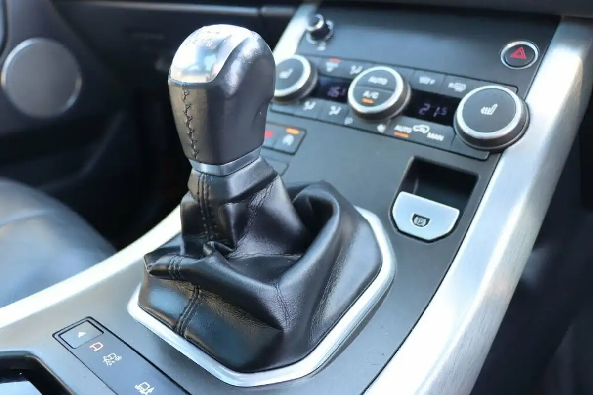 2015-land-rover-range-rover-evoque-20td4-se-tech-ss-hatchback-5d-big-21