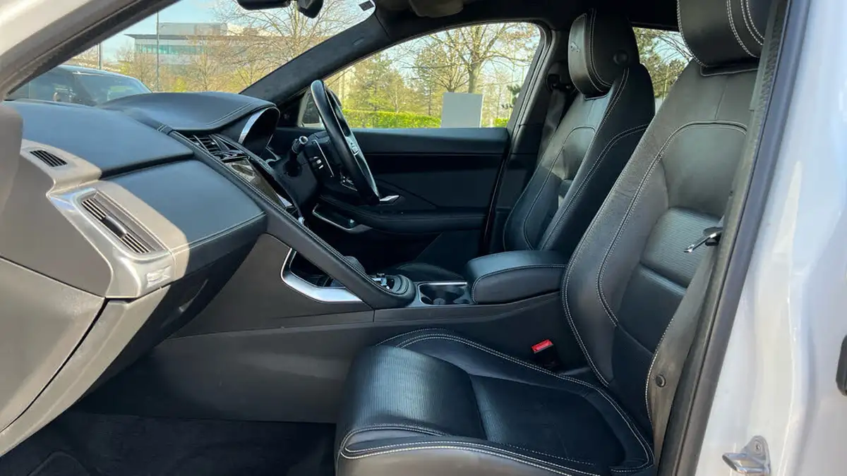 2021-jaguar-e-pace-20-d165-r-dynamic-black-big-2