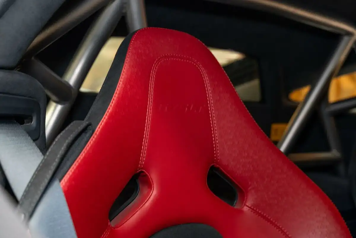 2015-mclaren-675lt-38-big-14
