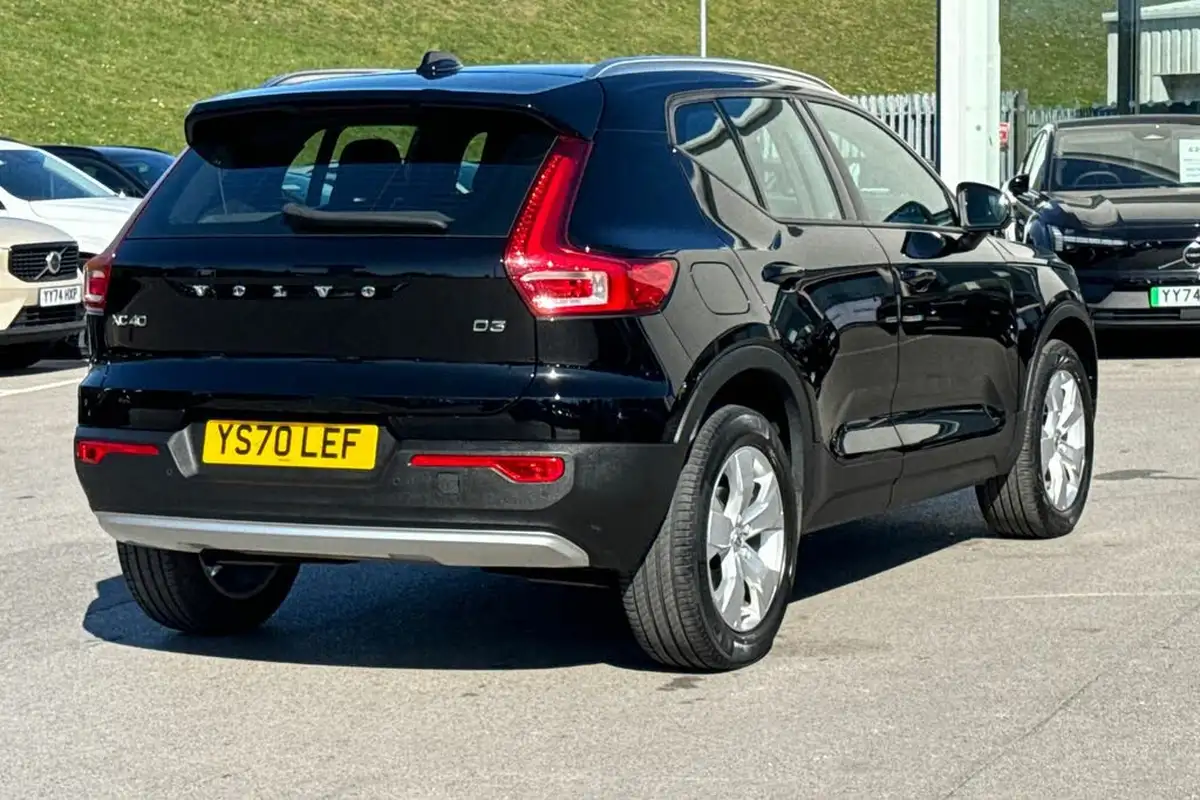 2020-volvo-xc40-20td-d3-momentum-big-39