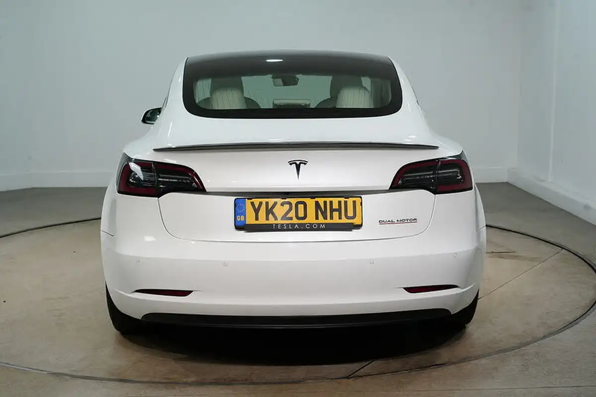 2020-tesla-model-3-e-performance-big-9