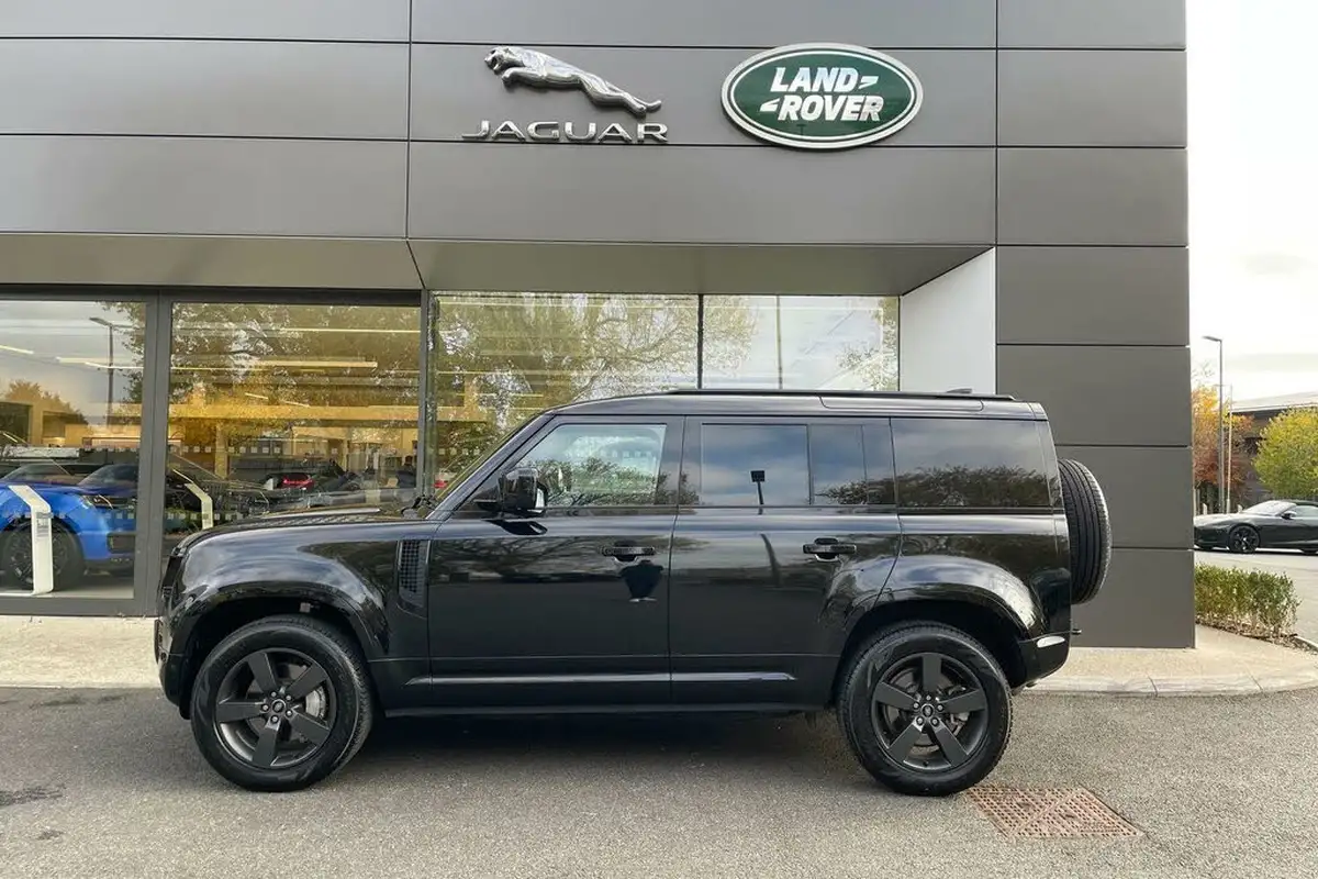 2023-land-rover-110-defender-30-d300-hard-top-x-dynamic-hse-110-big-26