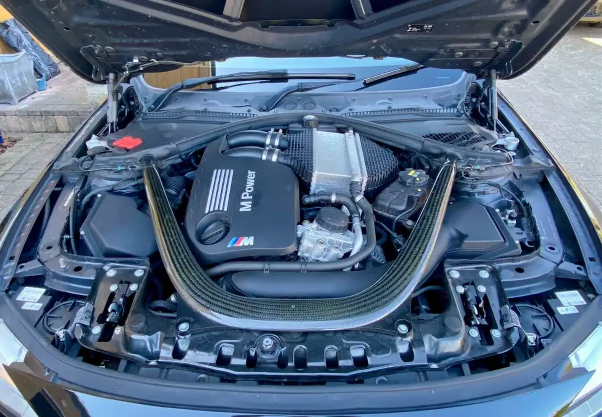 2015-bmw-4-series-30-m4-425bhp-ss-coupe-m-dct-big-31