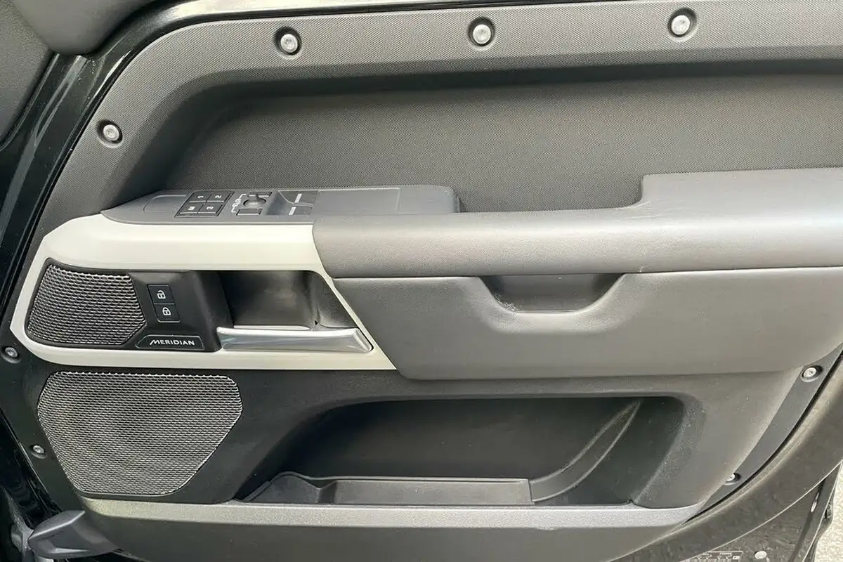 2023-land-rover-110-defender-30-d300-hard-top-x-dynamic-hse-110-big-49