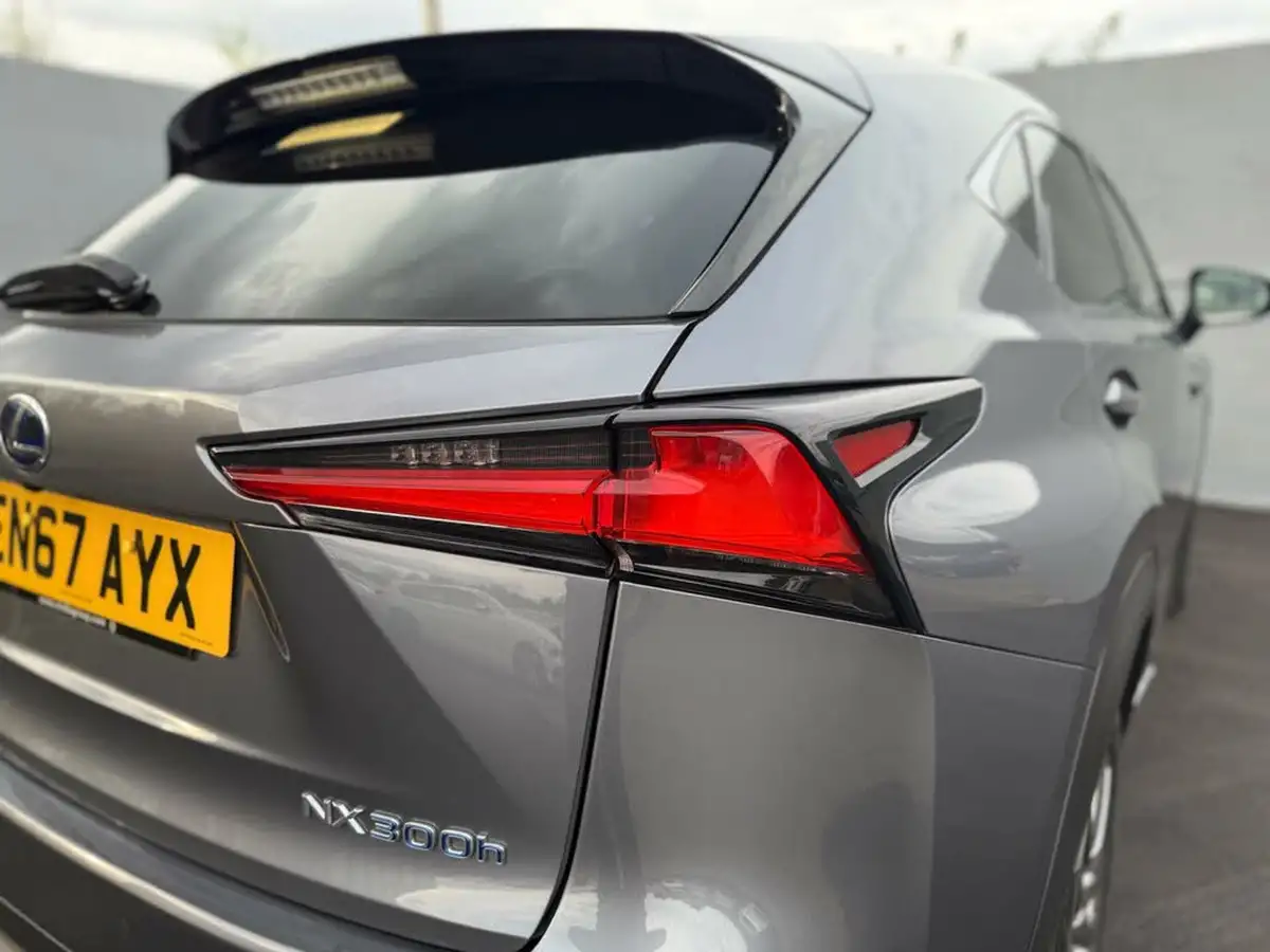 2018-lexus-nx-300h-25-luxury-big-39