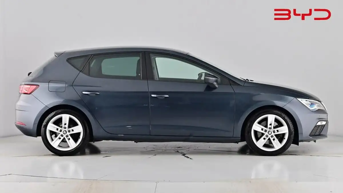 2019-seat-leon-20-tsi-fr-hatchback-big-2