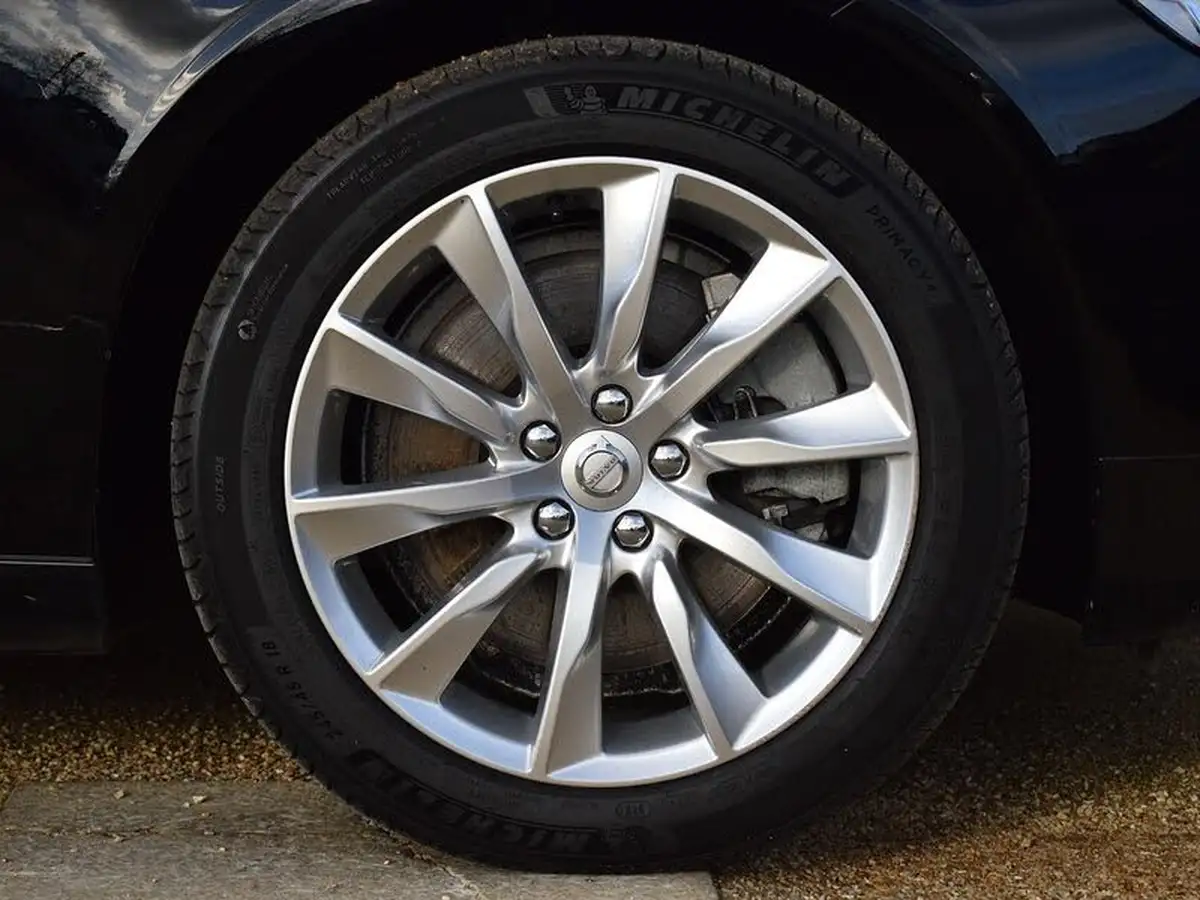 2022-volvo-v90-20td-b4-momentum-big-26