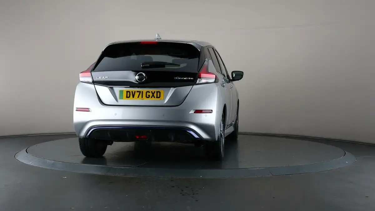 2021-nissan-leaf-e-tekna-big-65