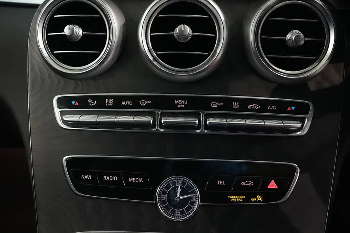2021-mercedes-benz-c-class-20-c300e-amg-line-night-edition-premium-estate-5d-big-36