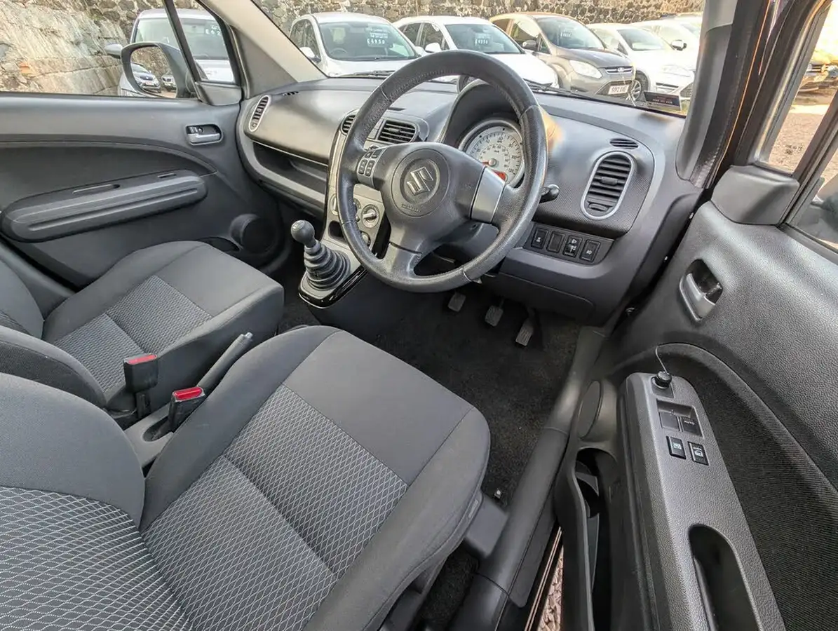 2013-suzuki-splash-12-sz4-big-6