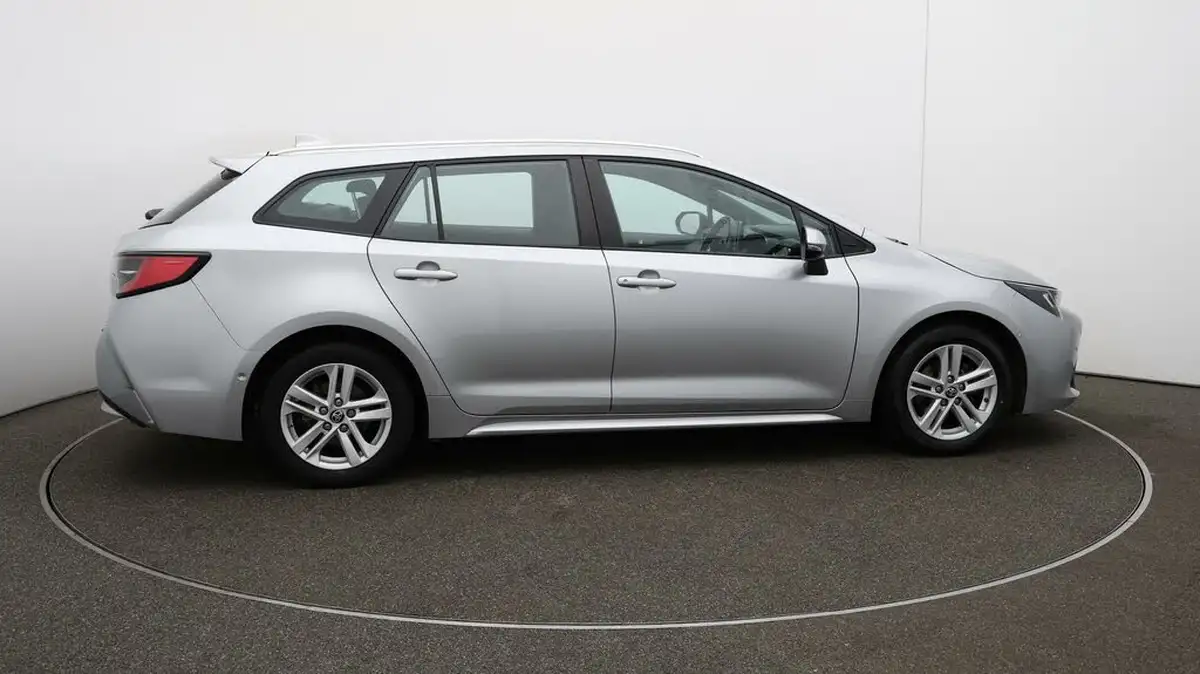 2023-toyota-corolla-18-vvt-i-icon-tech-spare-wheel-touring-sports-5d-big-8